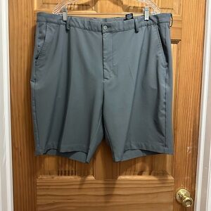 Greg Norman CHrome Performance Stretch Comfort waist Gray Flat Front Shorts